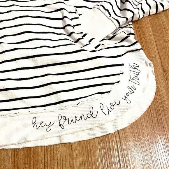 Hey Friends (as featured on the Drew Barrymore Show) Pullover and Tee - Picture 3 of 9